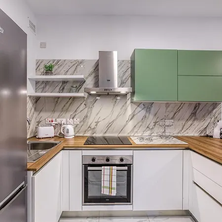 Lovely 2br In St Pauls Bay Near Promenade By 360 Estates شقة *