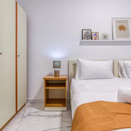 شقة Lovely 2br In St Pauls Bay Near Promenade By 360 Estates خليج سانت بول