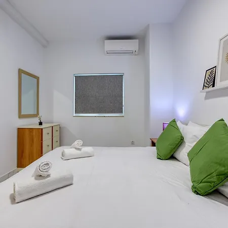 Lovely 2br In St Pauls Bay Near Promenade By 360 Estates Διαμέρισμα Σεντ Πόλς Μπέι