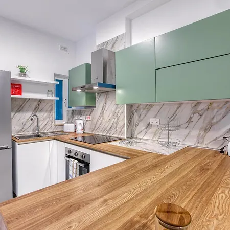 Lovely 2br In St Pauls Bay Near Promenade By 360 Estates 아파트 *
