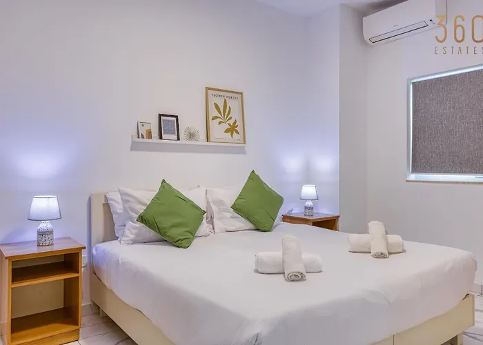 Lovely 2br In St Pauls Bay Near Promenade By 360 Estates דירה סיינט פול ביי